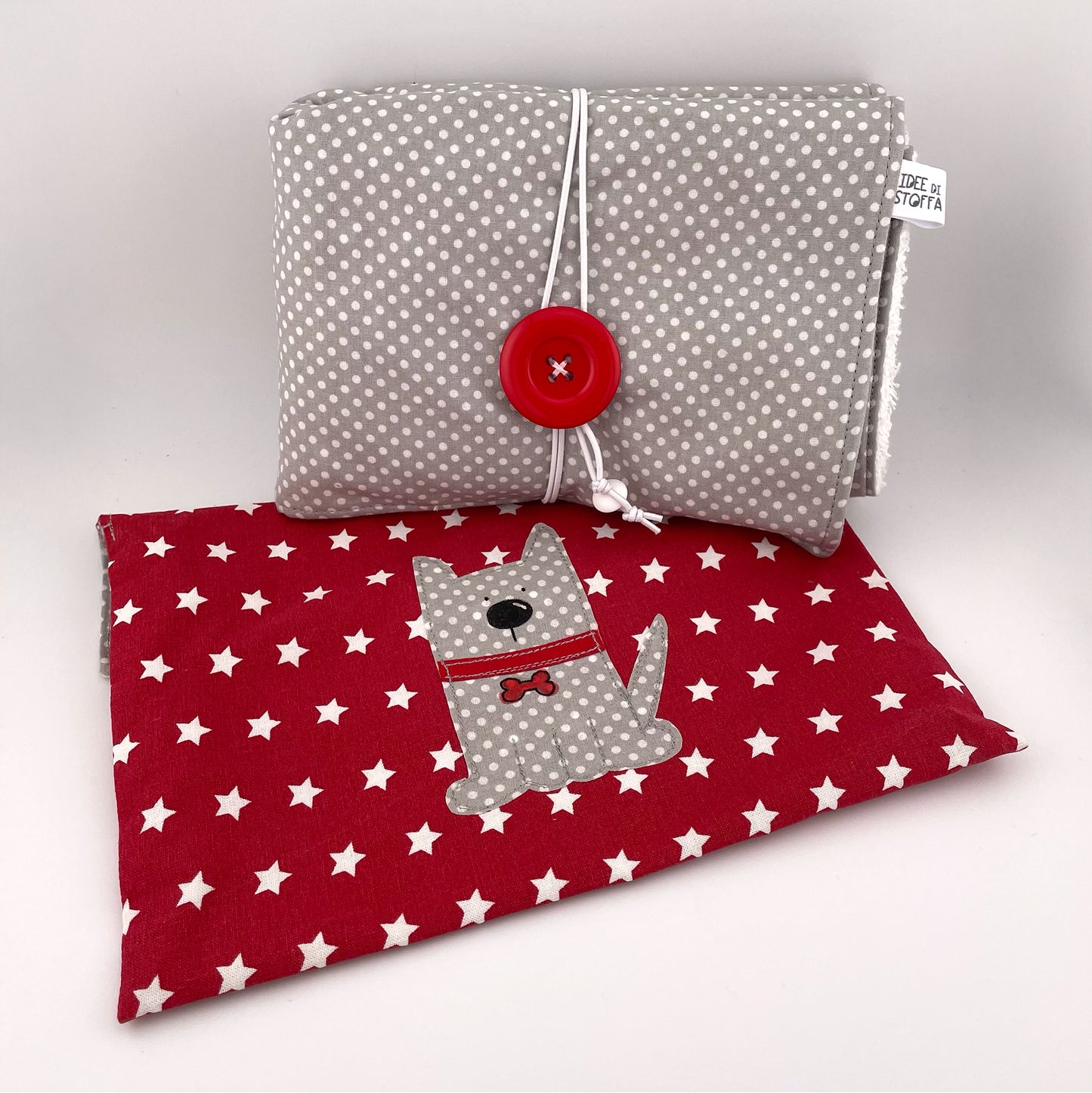 Set cagnolino rosso stelle e grigio